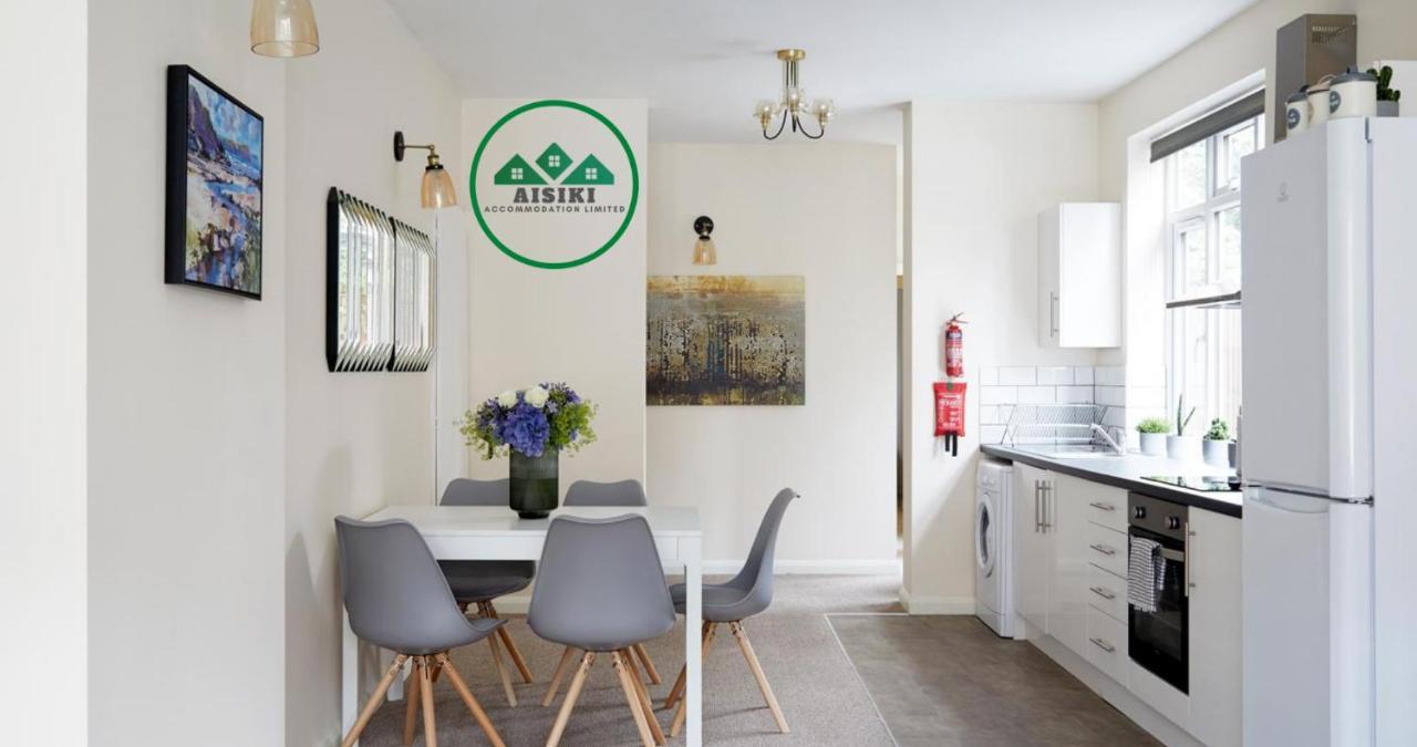 Aisiki Living Alexandra: Spacious 2-Bedroom with Free Wi-Fi & Parking Watford  Exterior photo